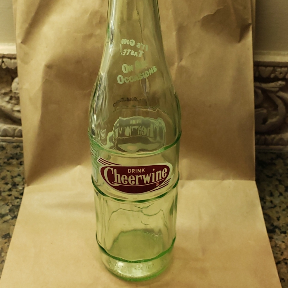 Four bottles - Picture 7 of 7